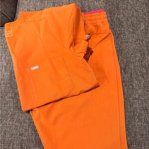 Figs Terracotta Scrub Set